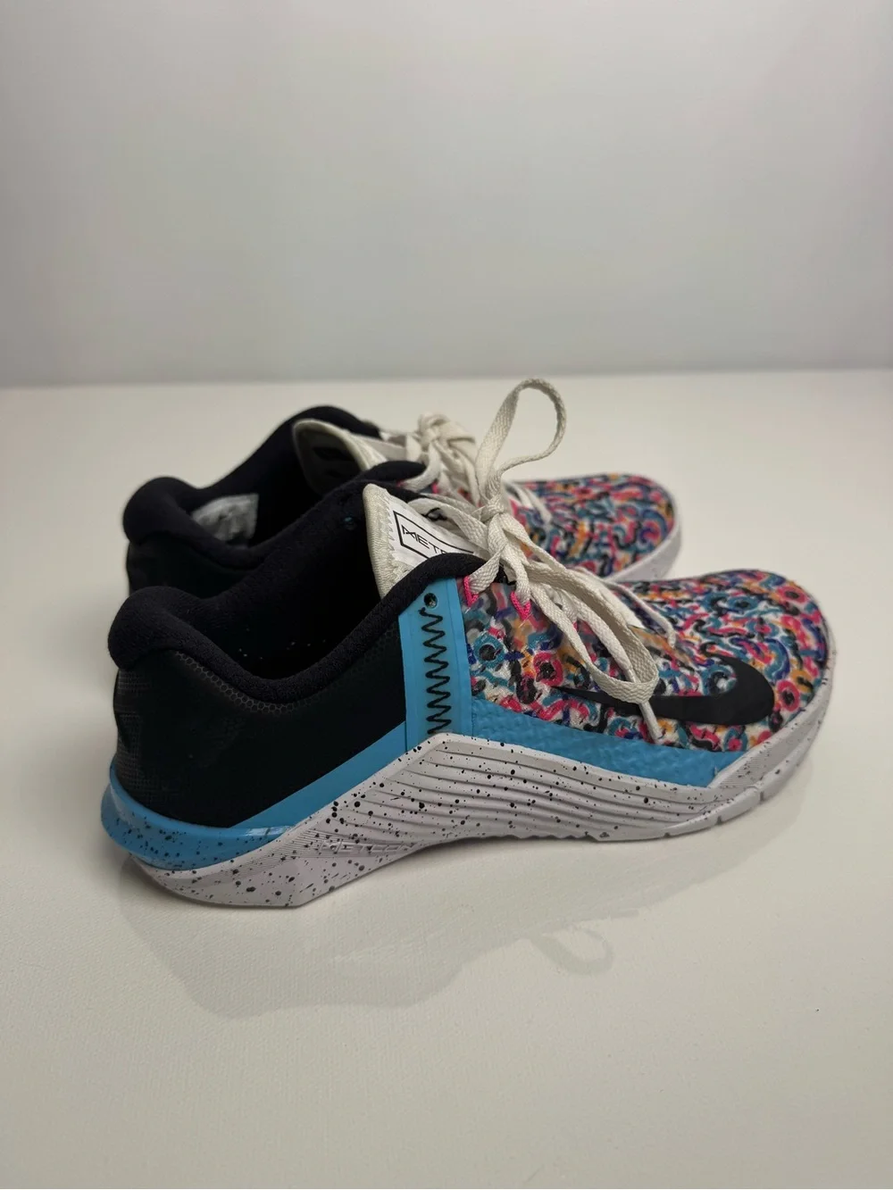 Nike Metcon 6 Women’s Training Cross-fit Gym Workout Shoes Size 6 Multicolor